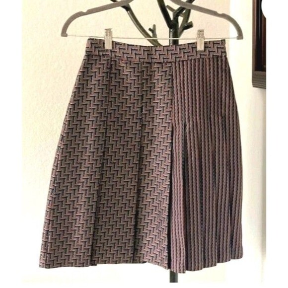 Diane von Furstenberg "Ava" Geometric Pleated Two Pattern Skirt MSRP $345. Sz 10 - Picture 1 of 12
